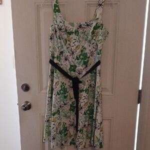 ** Floral Cottagewear Midi Dress in Green and Black Belted Size 16